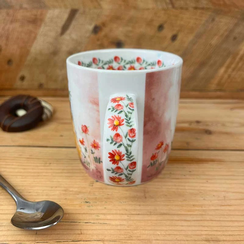 Porcelánový hrnek Goldie and flowers, Alex Clark 400ml