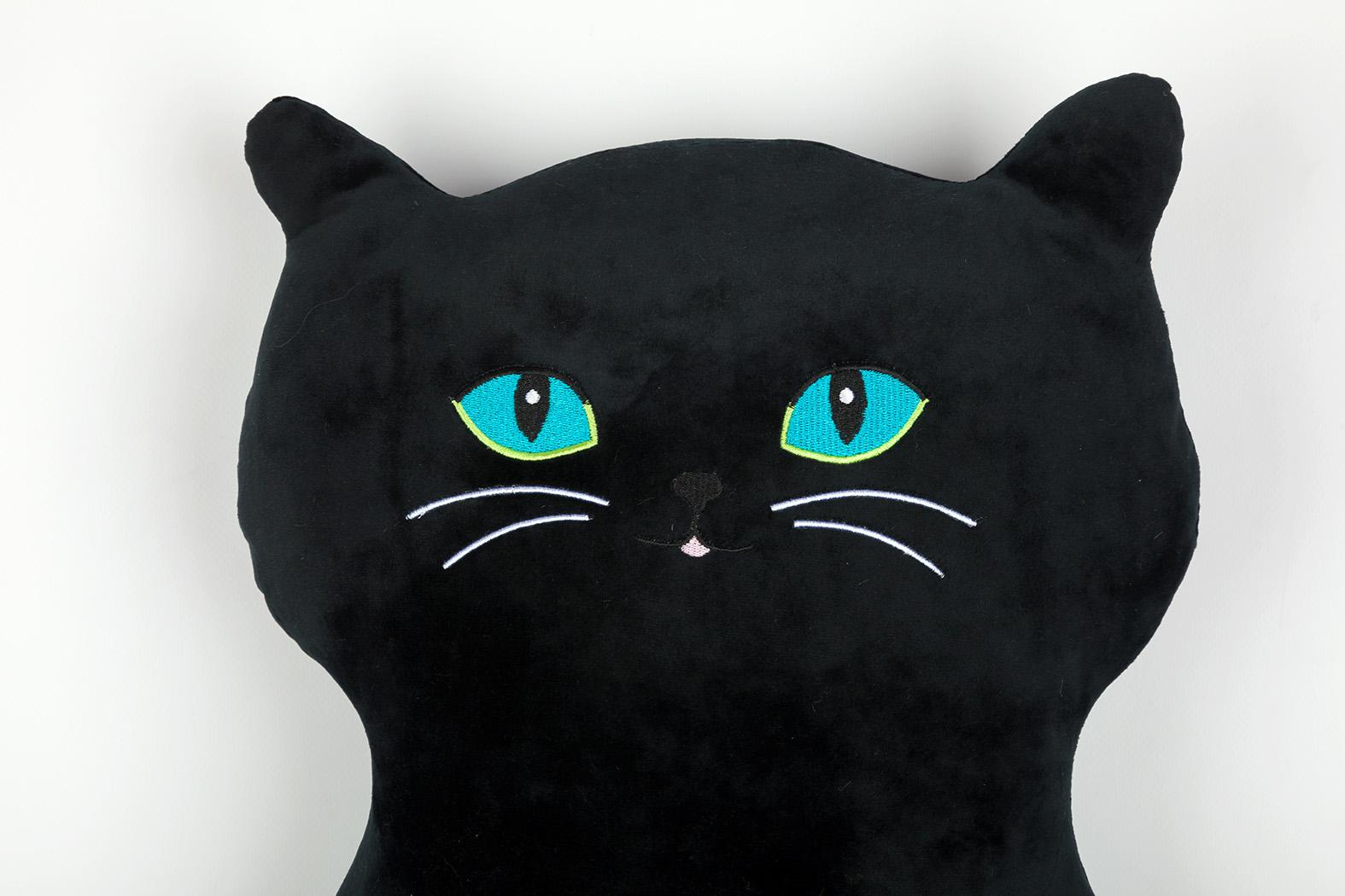 Plyšový polštář Velká černá kočka 55x36 cm