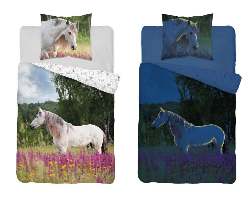 Bavlněné povlečení 3D, Bílý kůň na rozkvetlé louce