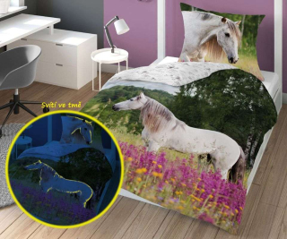 Bavlněné povlečení 3D, Bílý kůň na rozkvetlé louce