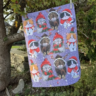 Kuchyňská vánoční utěrka Christmas Cats Alex Clark